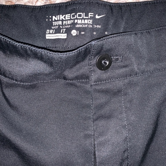 Nike Golf Shorts - Size 34 - Picture 2 of 3